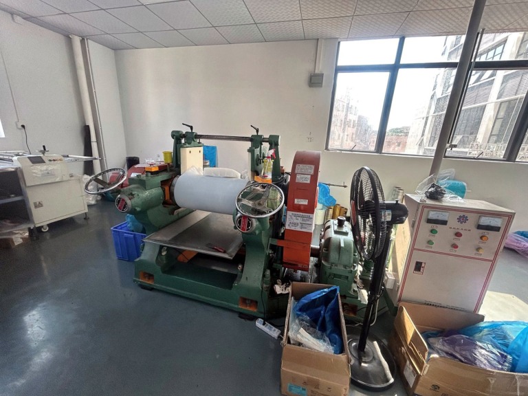 Silicone mixing room